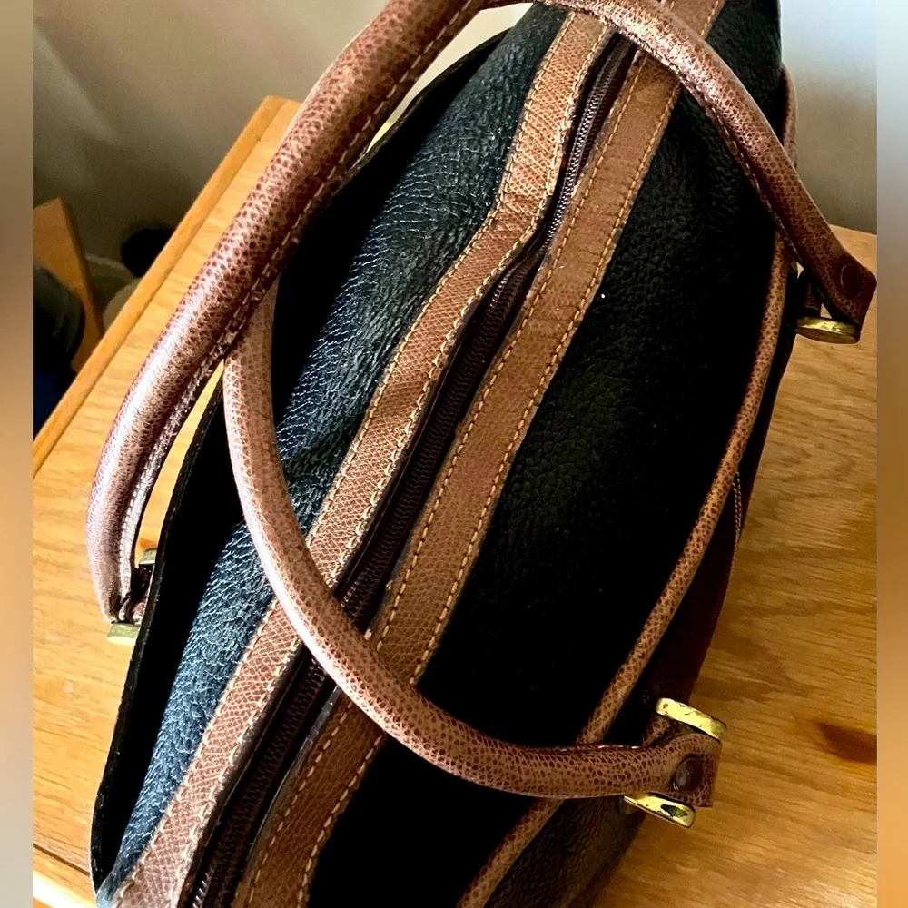 Classic Liz Pebbled Leather Purse - Picture 4 of 8